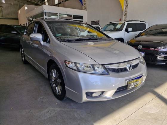 HONDA CIVIC 1.8 LXL 16V FLEX 4P AUTOMÁTICO HONDA CIVIC 1.8 LXL 16V FLEX 4P AUTOMÁTICO